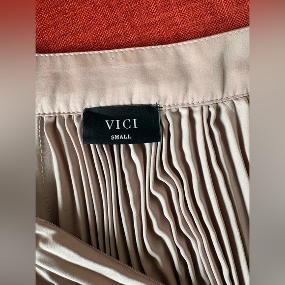 VICI dusty rose pink pleated maxi skirt size S - Picture 4 of 6